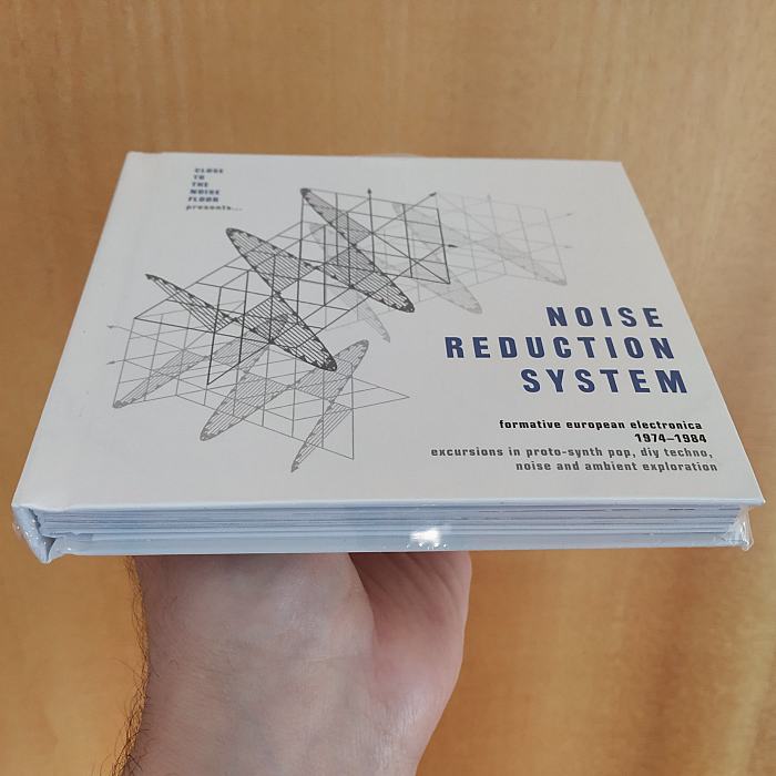 Noise Reduction System, Formative European Electronica 1974-1984 - Livro+CD4 - CRCDBOX35_6